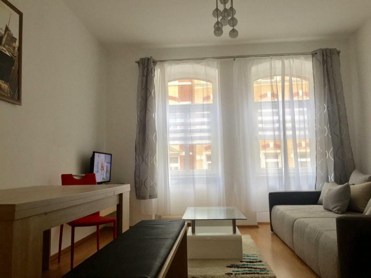 Ferienwohnung Am Schmidtstedter Knoten Erfurt Bagian luar foto